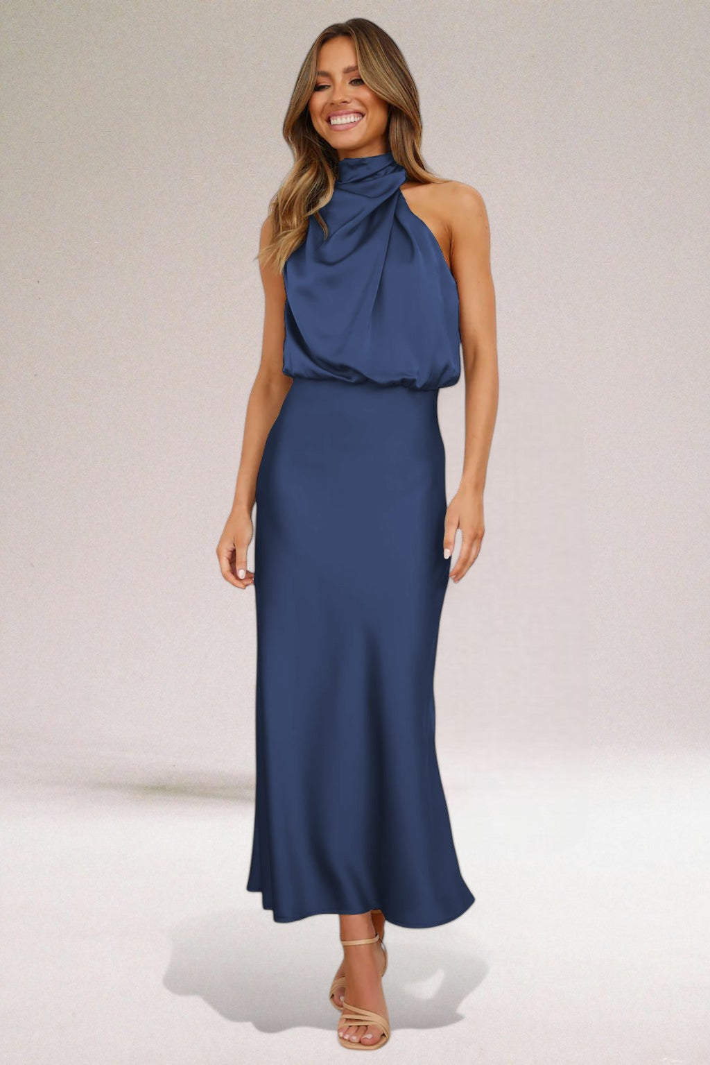 Élodie - Abito di satin glamuroso con collo halter.