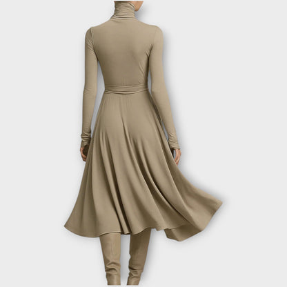 Abito Maxi Envolvente con Collo Alto Elegante