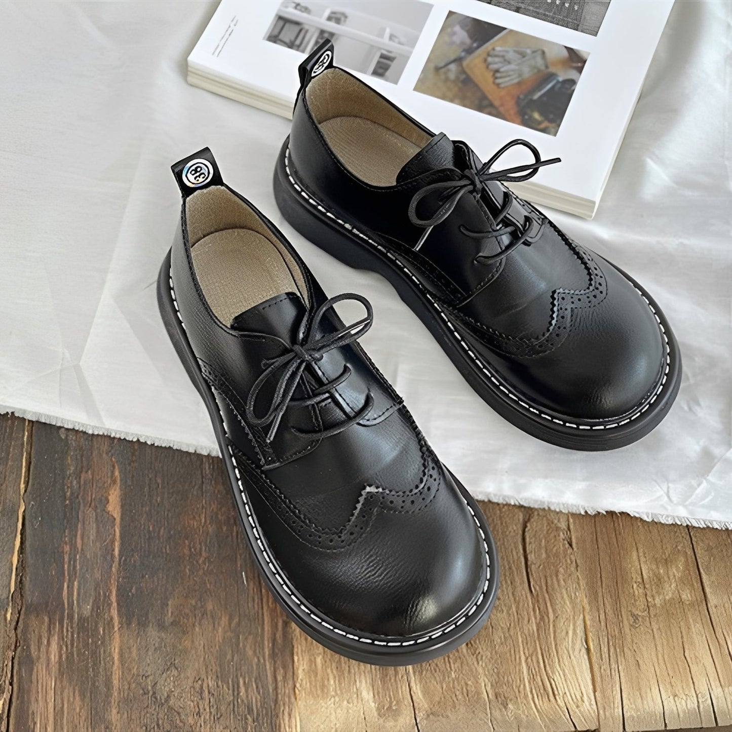 Vanessa - Classiche scarpe Oxford in pelle per donna