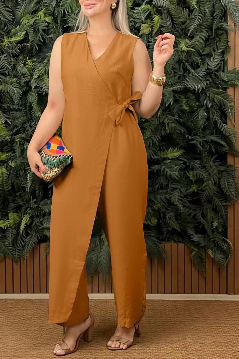 Tuta di donna casual con scollo a V e spalline incrociate