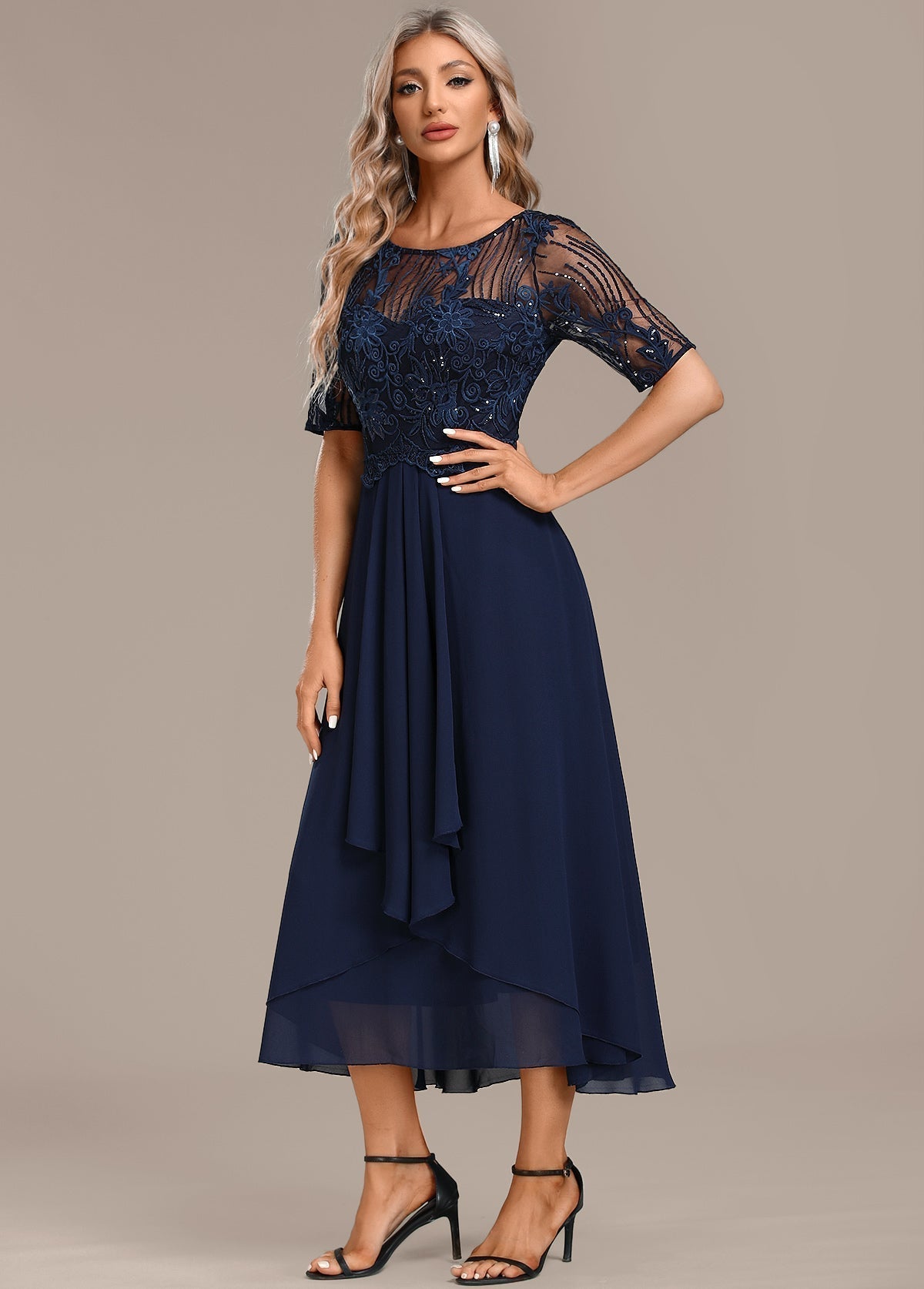 Abito Corto in pizzo Blu navy con Maniche corte e Collo rotondo