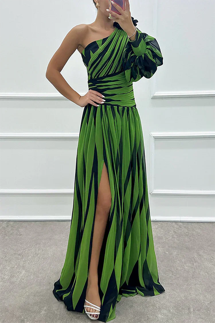 Stella | Elegante abito maxi di un solo spalla a righe