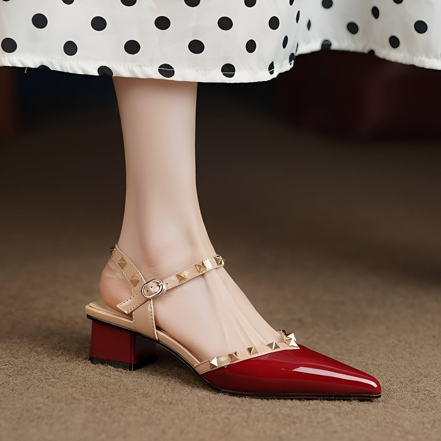 Paula - Elegantle scarpe con tacco con tachuelas puntiagudas per donna
