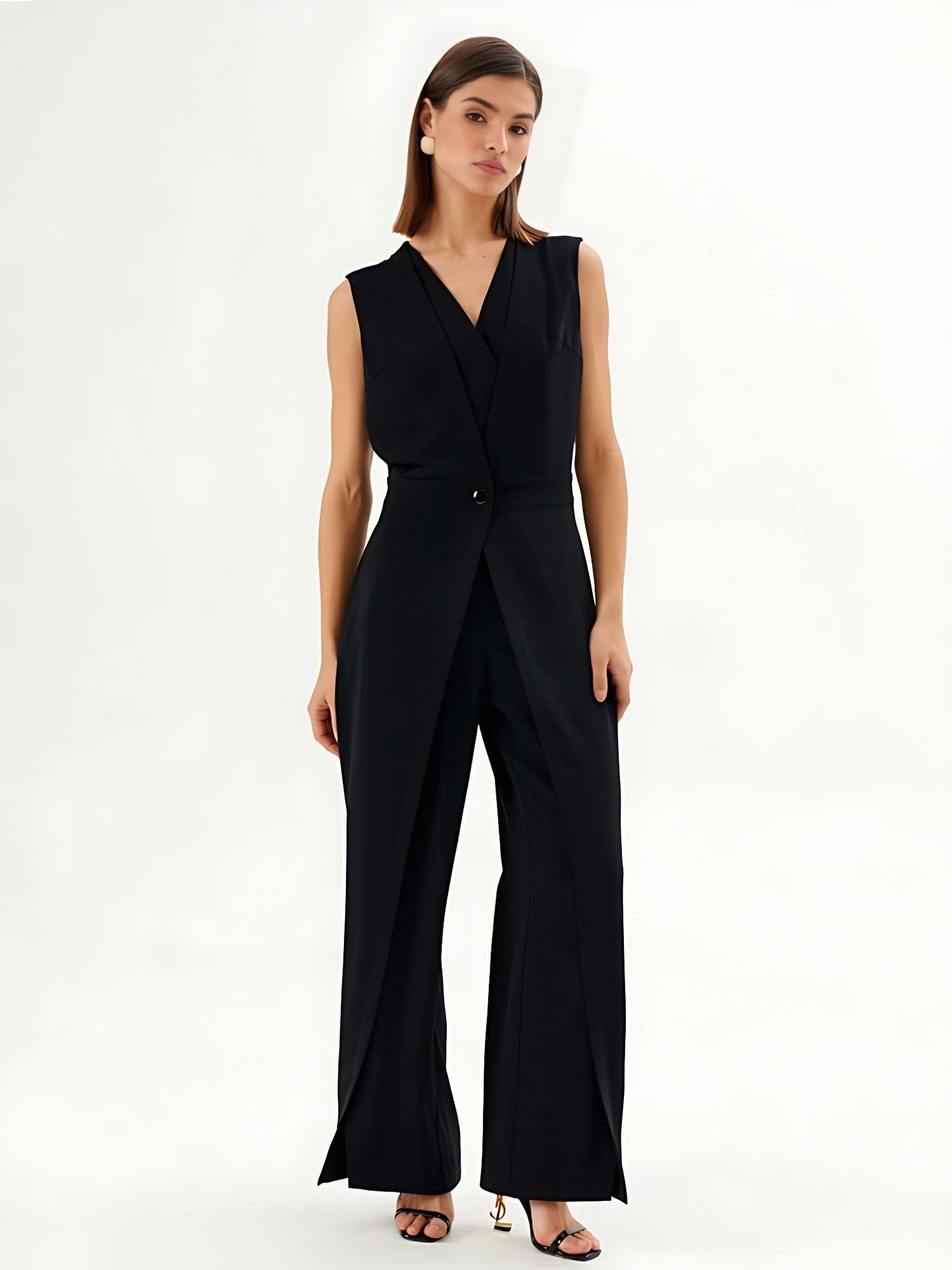 Jumpsuit nero senza maniche con effetto avvolgente e gamba larga