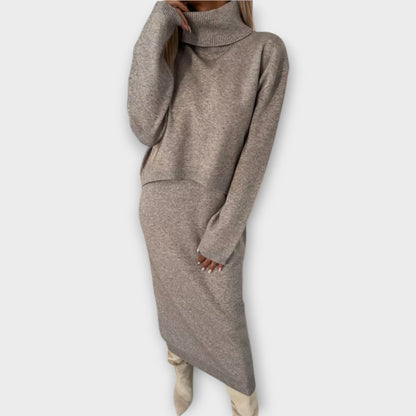 Il Set di Maglione e Gonna Luxe Knit
