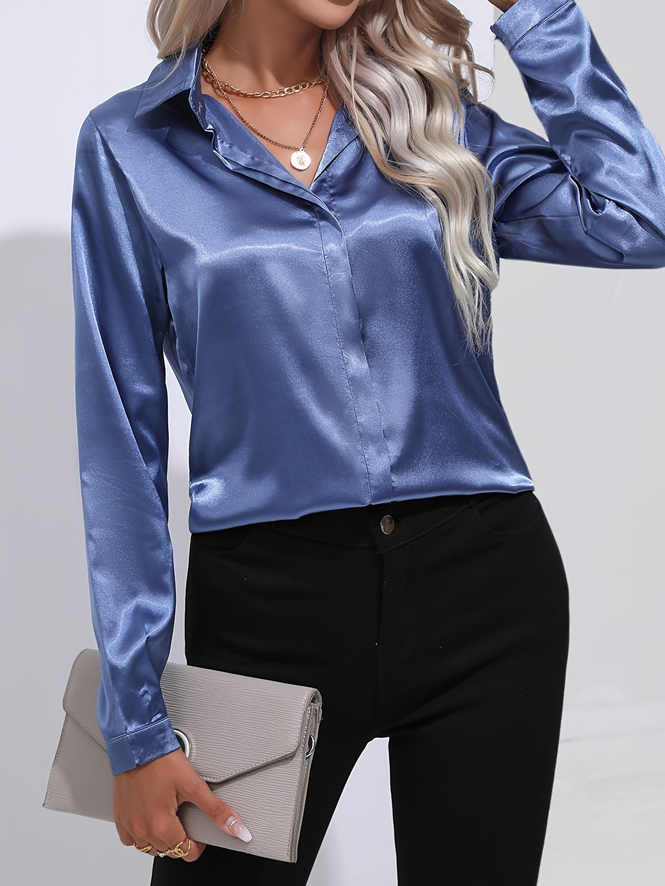Luna - Blusa di satin con bottoni