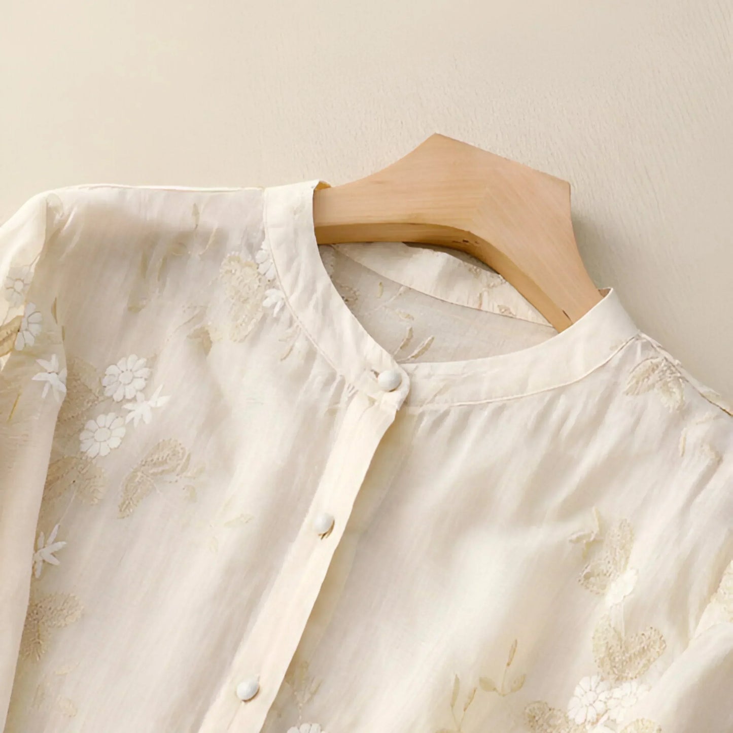 Carmelita – Blusa Transparente Ricamata