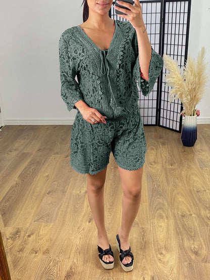 Michelle - Jumpsuit corto casual in pizzo con scollo a V