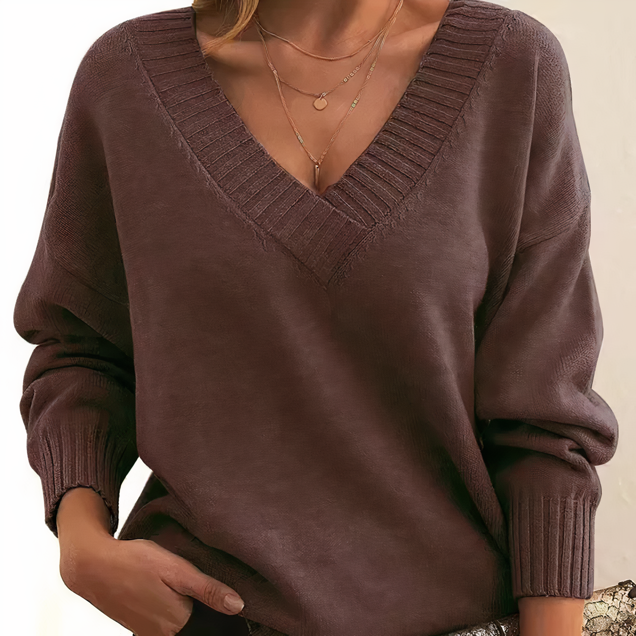 Aria | Maglione Chic con scollo a V Profundo e Vestibilità rilassata
