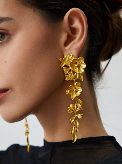 Liana | Orecchini floreali con frange