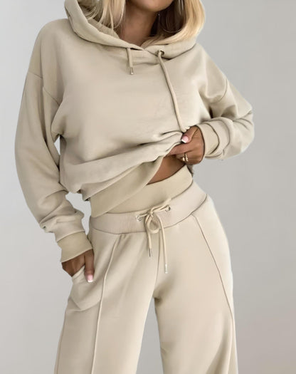 Set da donna di due pezzi – Felpa corta con capucha e pantaloni a gamballarga