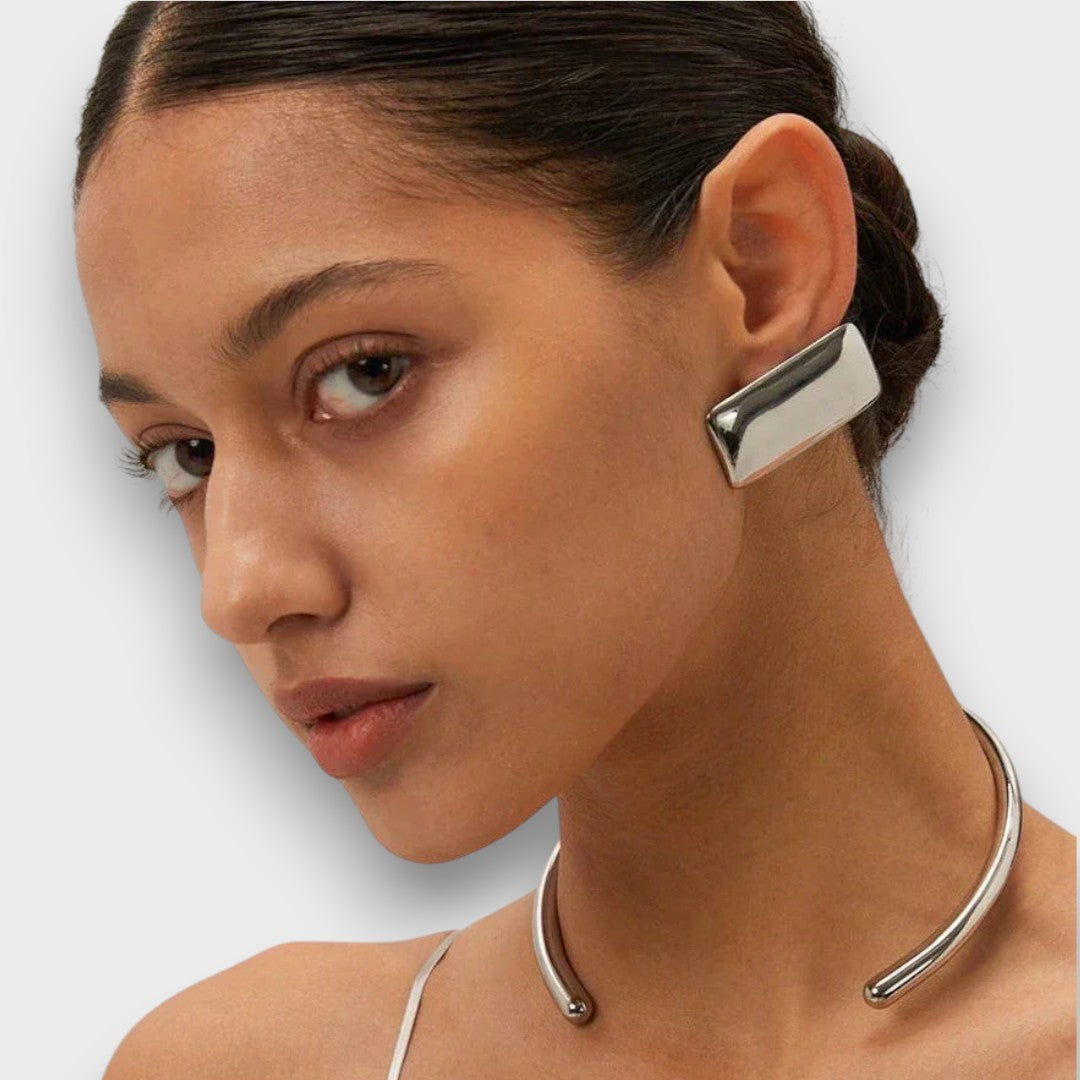 Jona – Orecchini geometrici dallo stile d’impatto