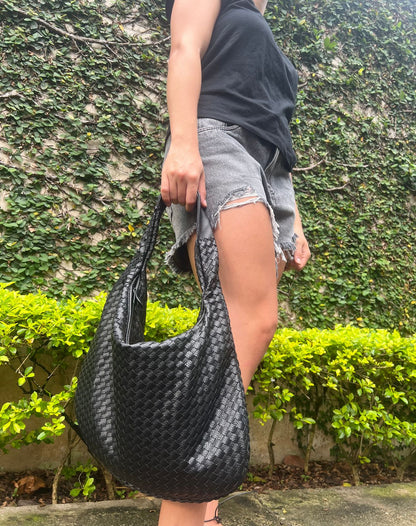 Victoria | Borsa Virale