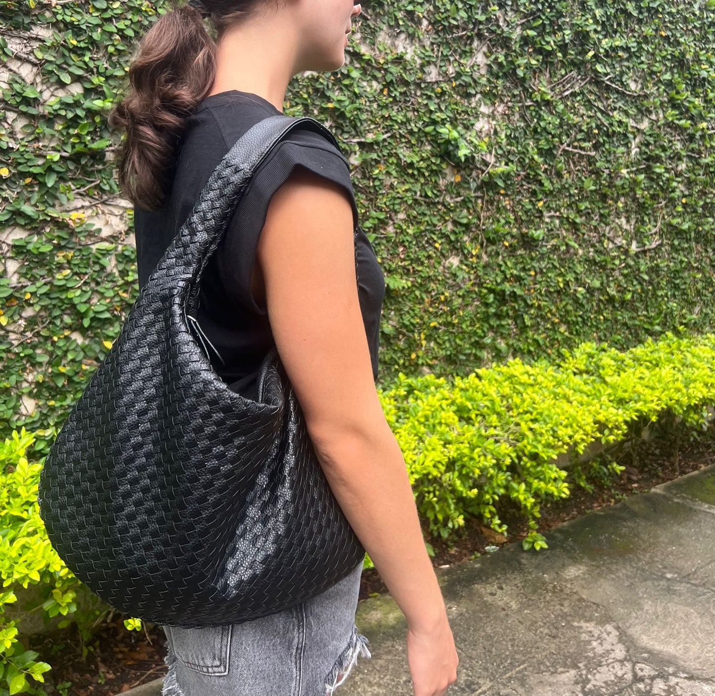 Victoria | Borsa Virale