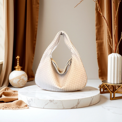 Victoria | Borsa Virale