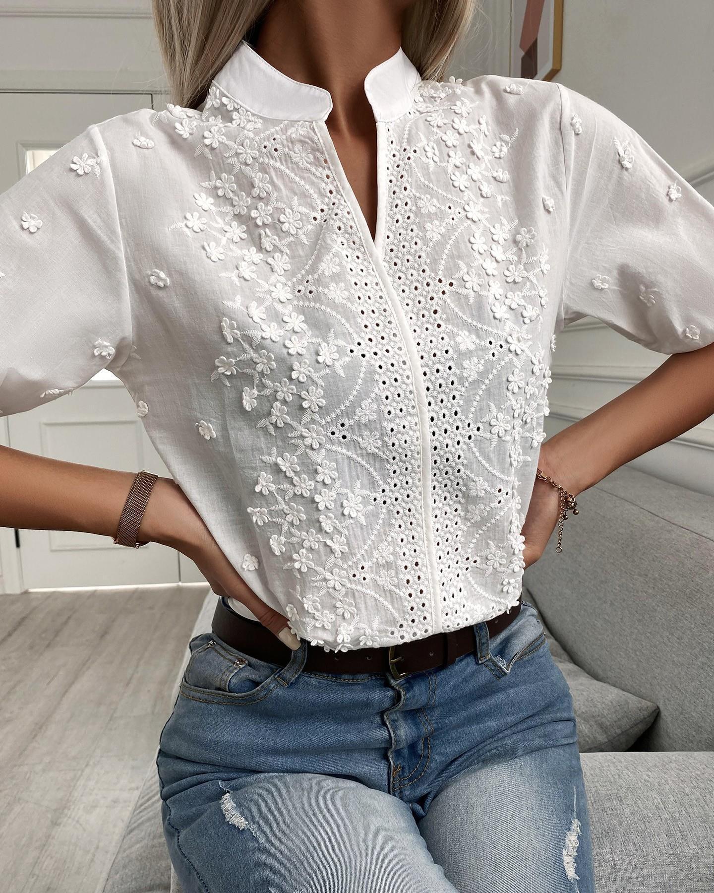 Enid – Blusa Ricamata con bottoni nella Parte Frontale