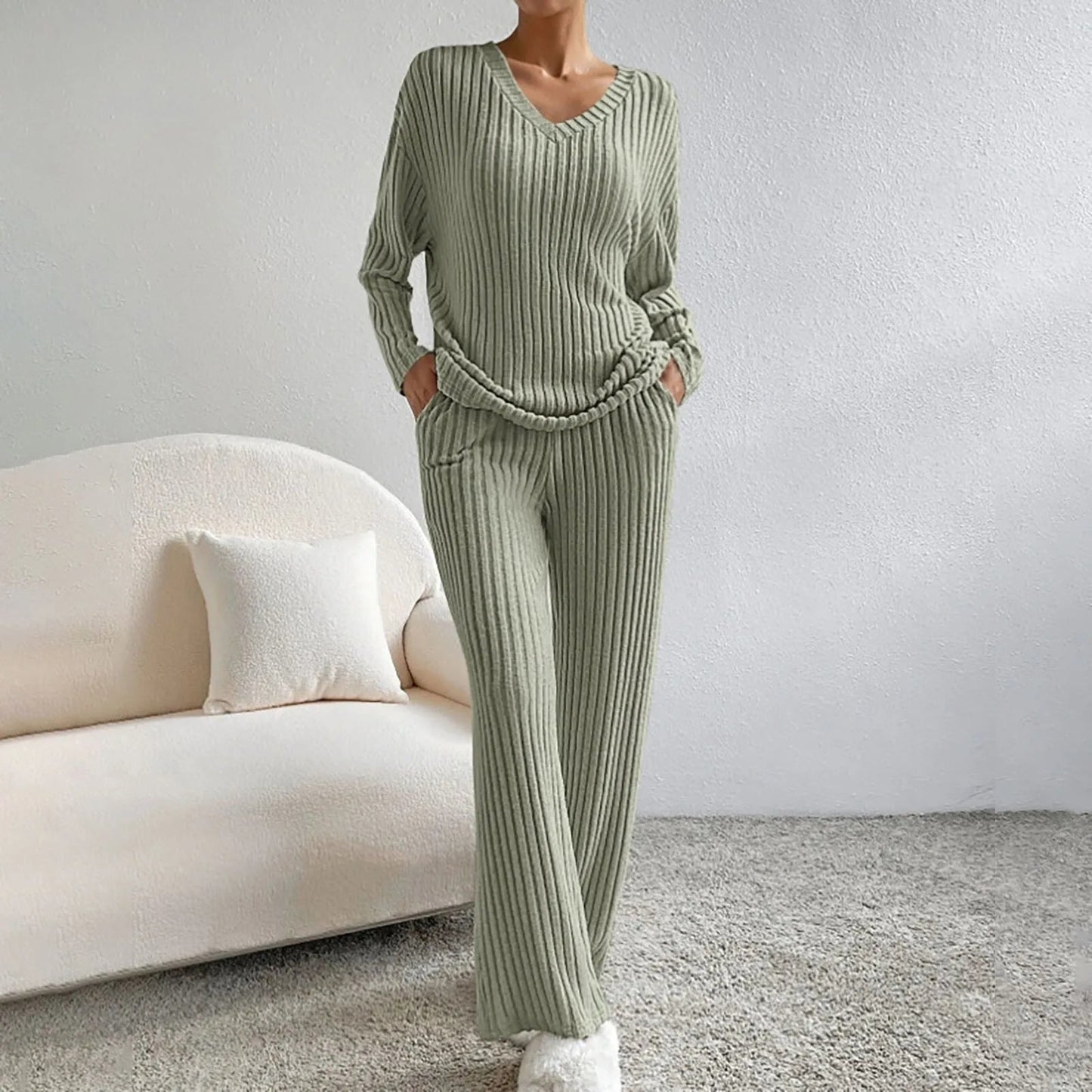 CALYNTHA – SET DUE PEZZI DI MAGLIA CON scollo a V