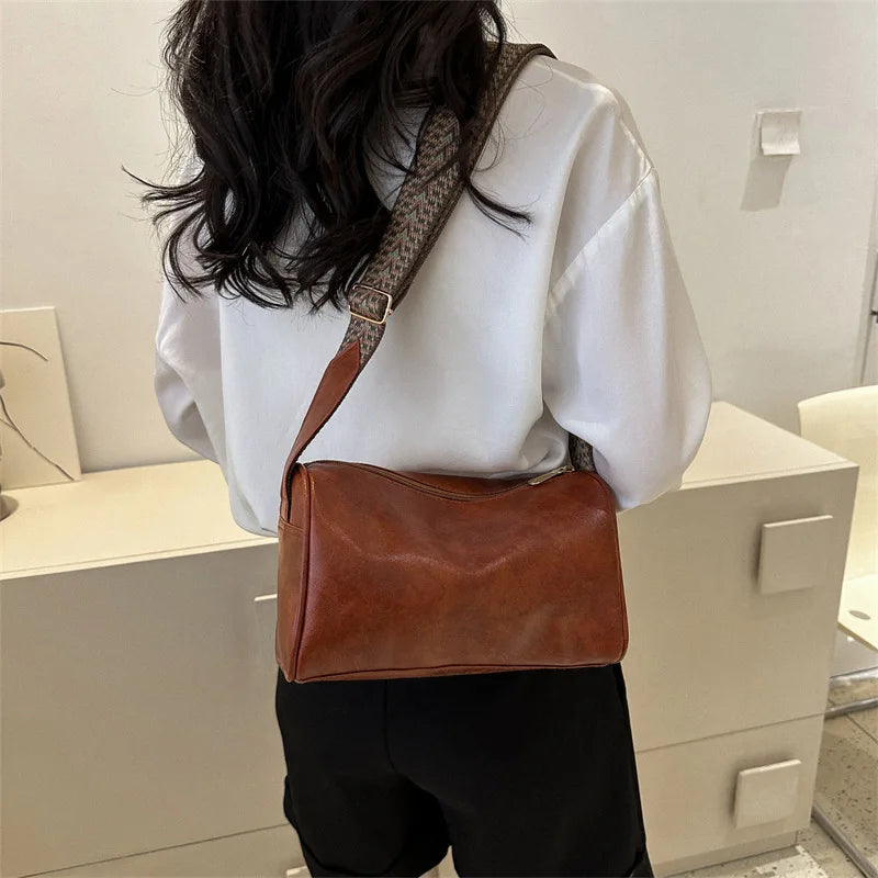 Bergfrid | BORSA A SPALLA elegante con tracolla moderna