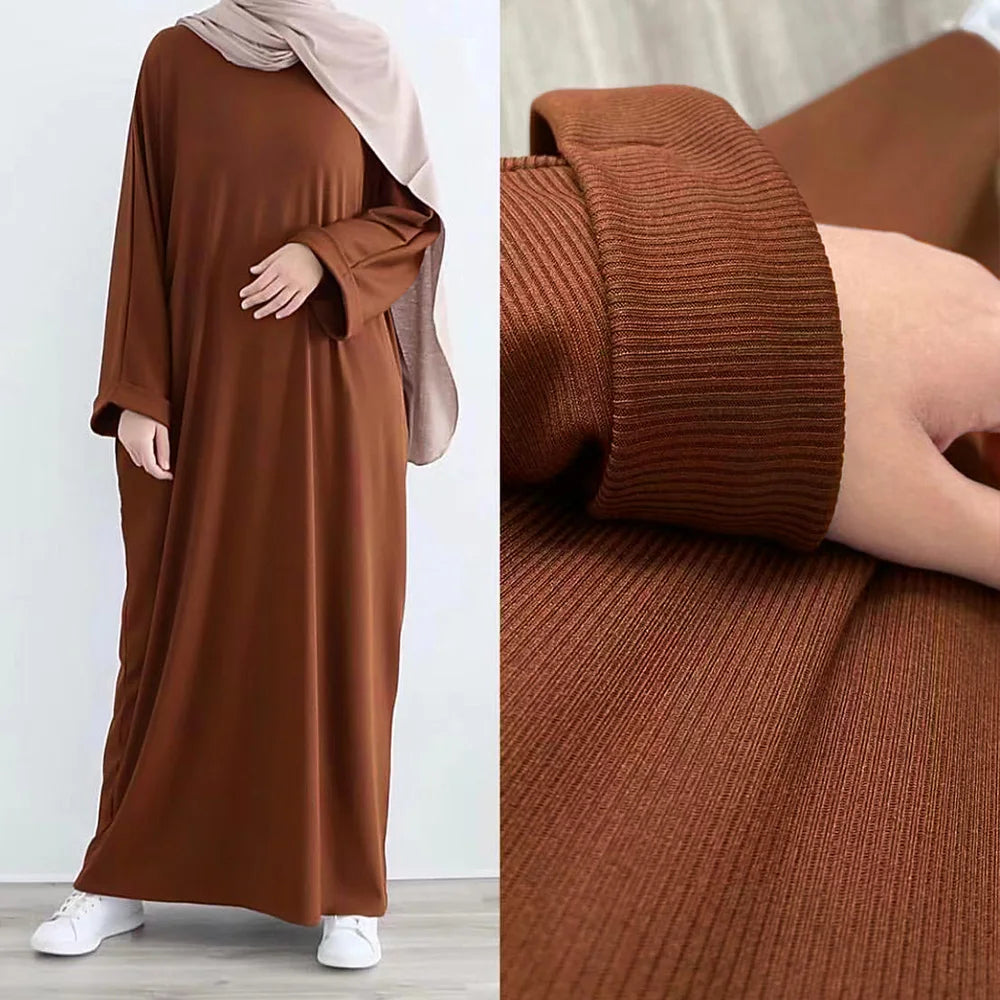 Ariane - Elegante Abaya di Maglia con Cintura e Tasche Laterales