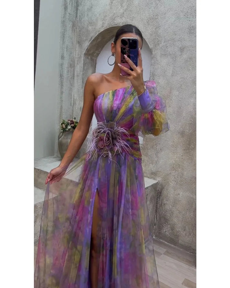 Cecelia | Abito Elegante con Manica Asimétrica e Abertura