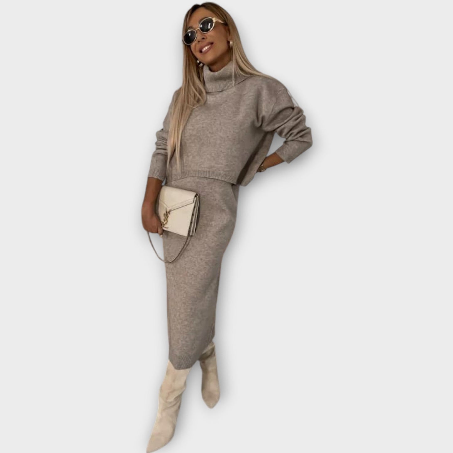 Il Set di Maglione e Gonna Luxe Knit