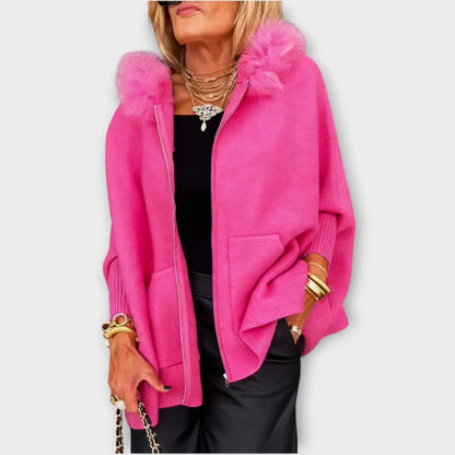 Cappotto con cappuccio in pelliccia sintetica di Lusso