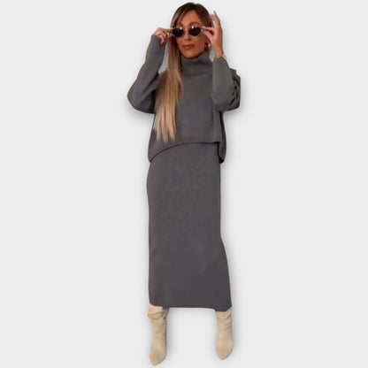 Il Completo di Maglione e Gonna Luxe Knit