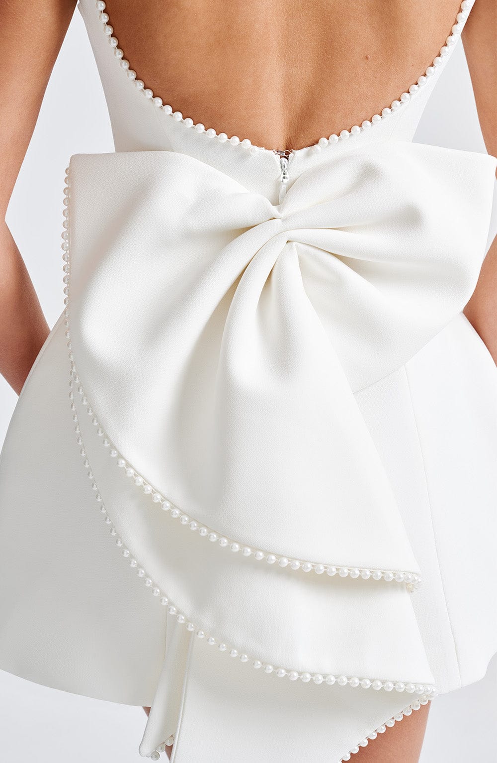 Hollis - Mini Abito Elegante con Fiocco di Perlas