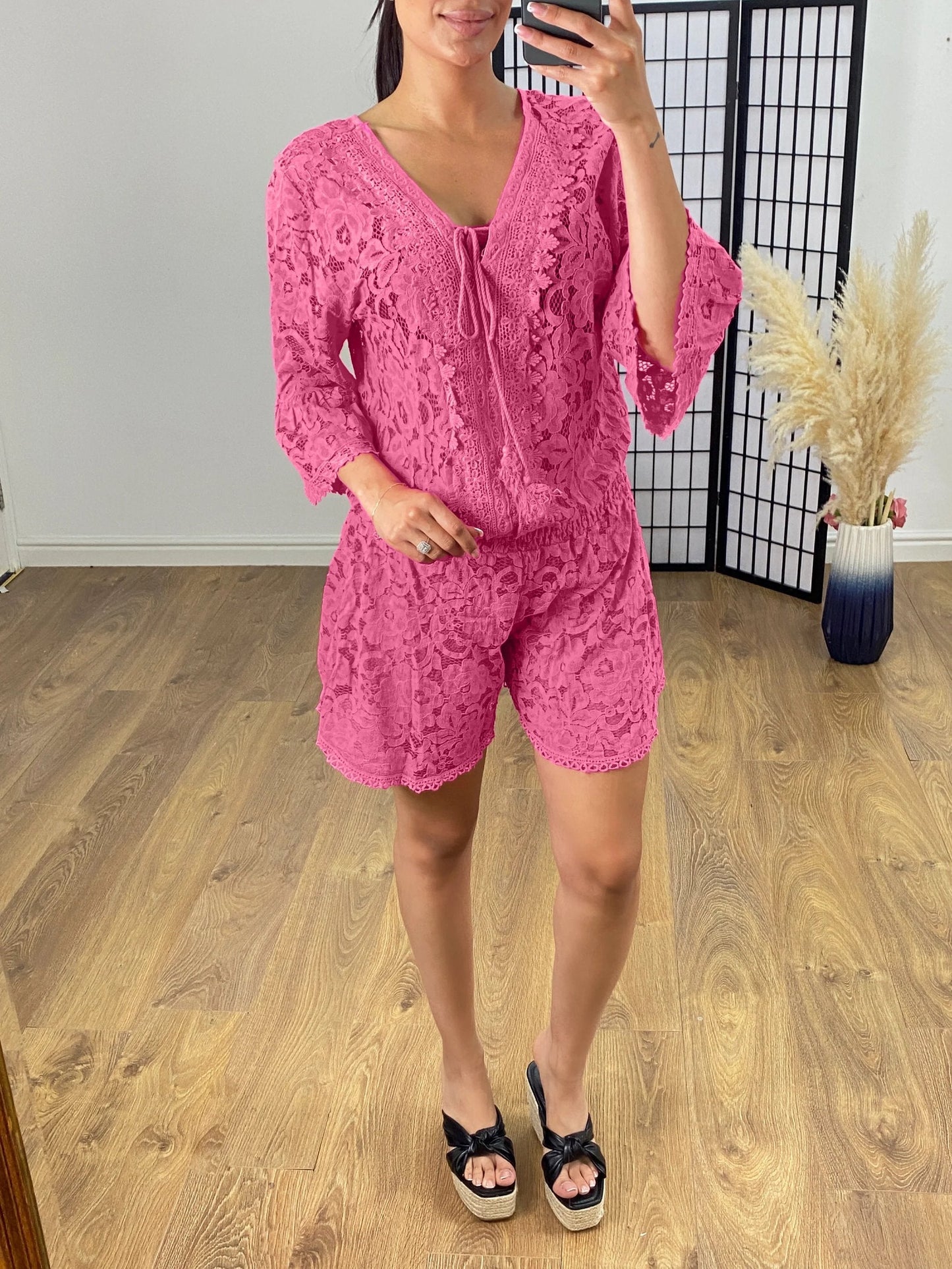 Michelle - Jumpsuit corto casual in pizzo con scollo a V