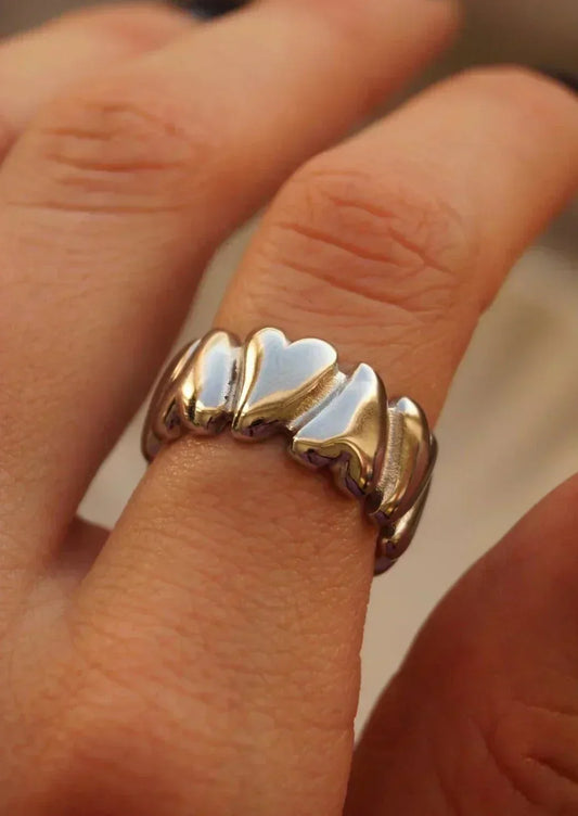 Hazel | Anello avvolgente a cuore