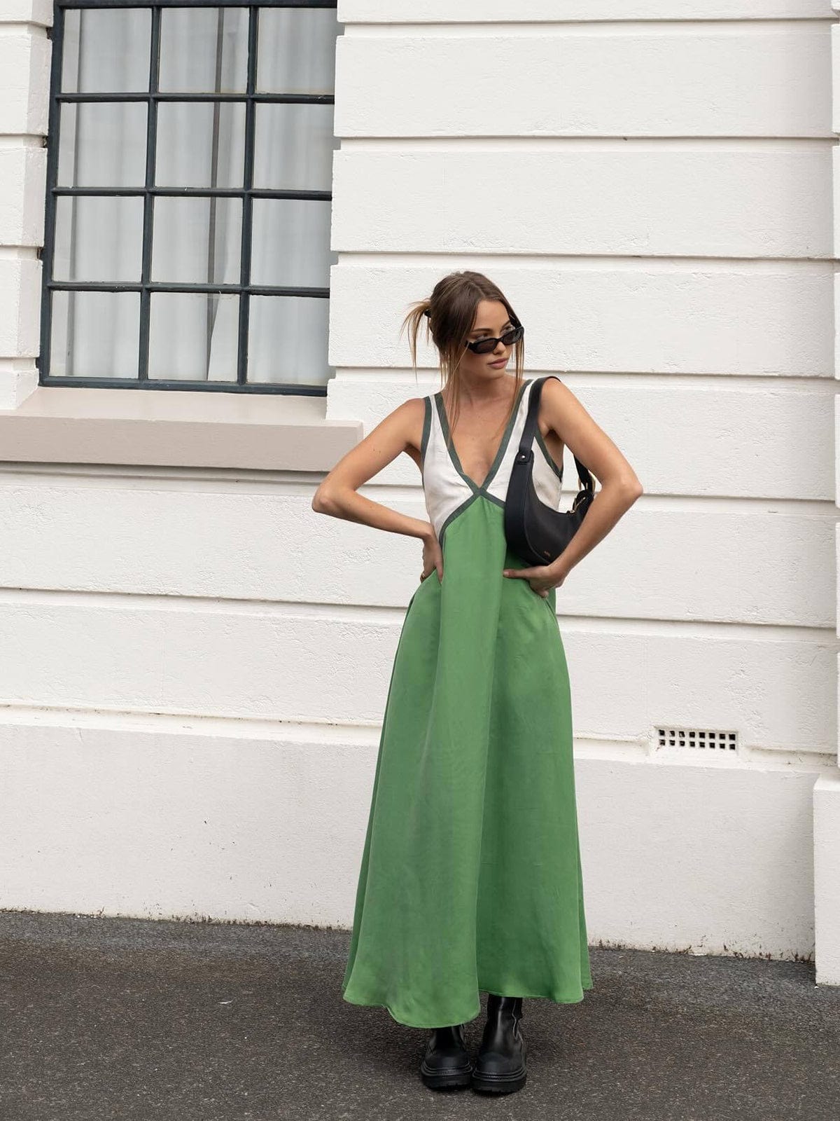 RENATA | ABITO CON SCOLLO A V