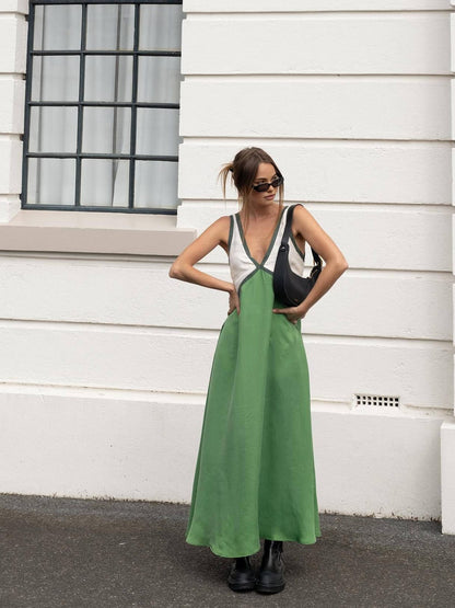 RENATA | ABITO CON SCOLLO A V