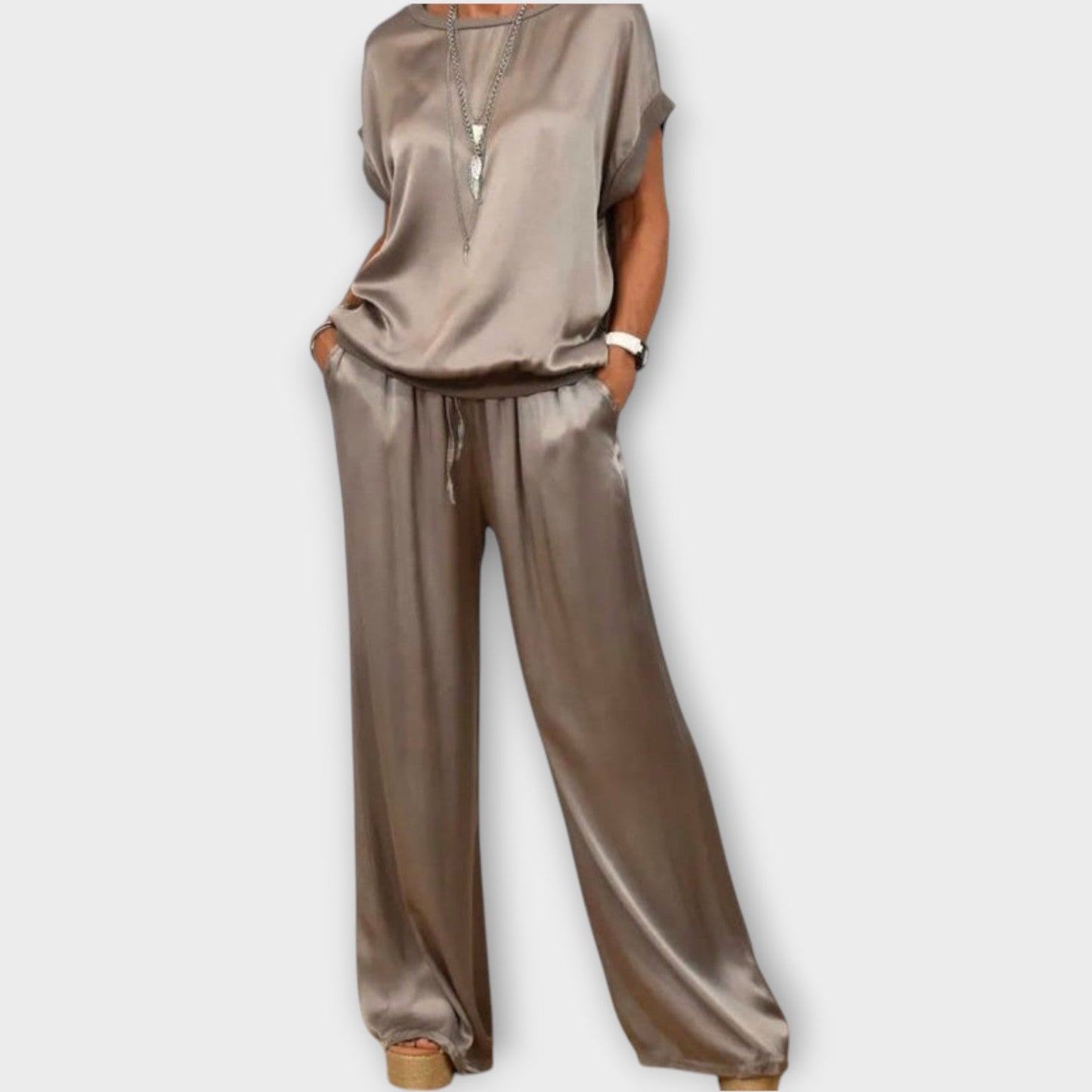 Set due pezzi in satin luxe