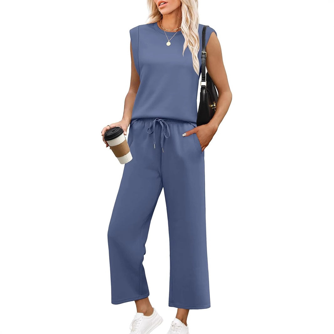 AVALINA – TOP SENZA MANICHE CASUAL E SHORTS AMPI